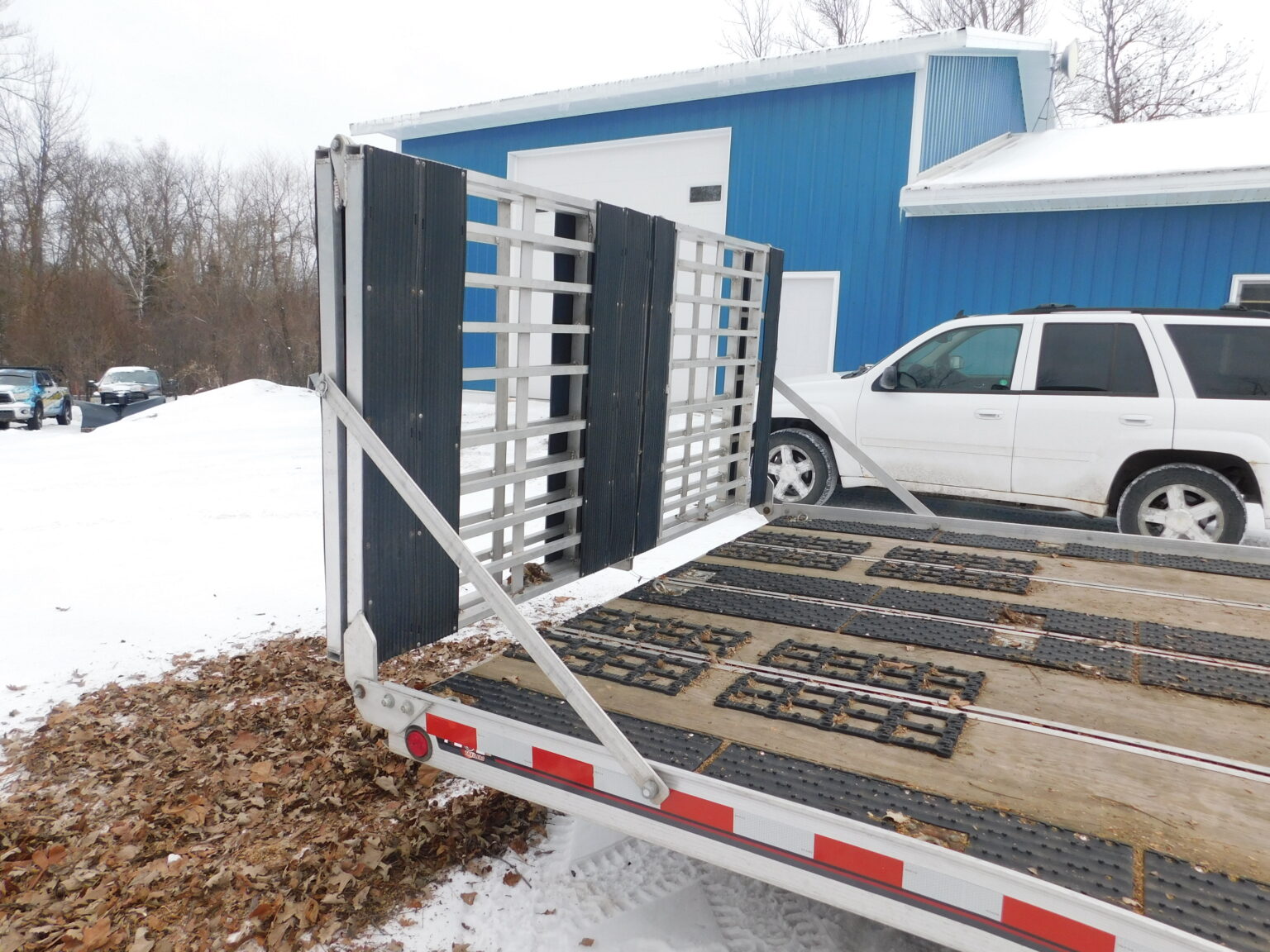 #1974 Trailer Ramp and Splash Shield – Recreational Salvage